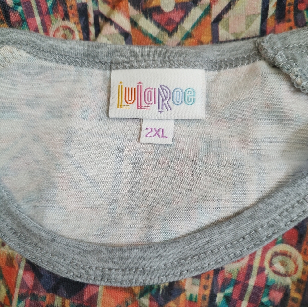 LuLaRoe Randy Tee - Picture 4 of 4
